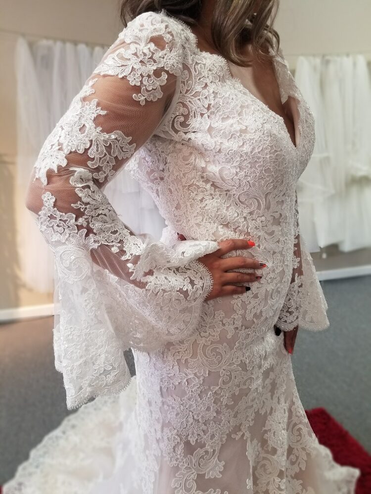 long sleeve lace wedding dress