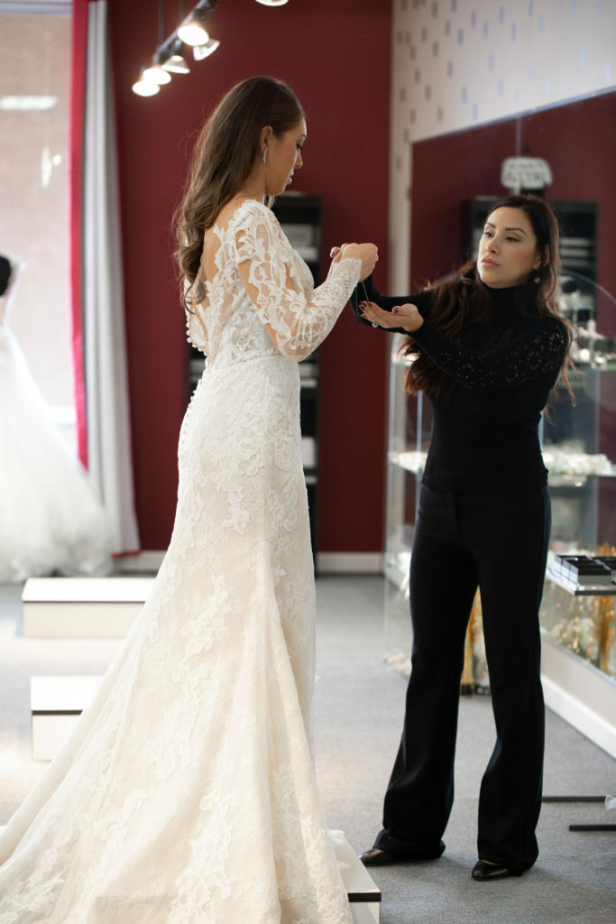 3 Tips for First Time Wedding Dress Shopping GARNET grace