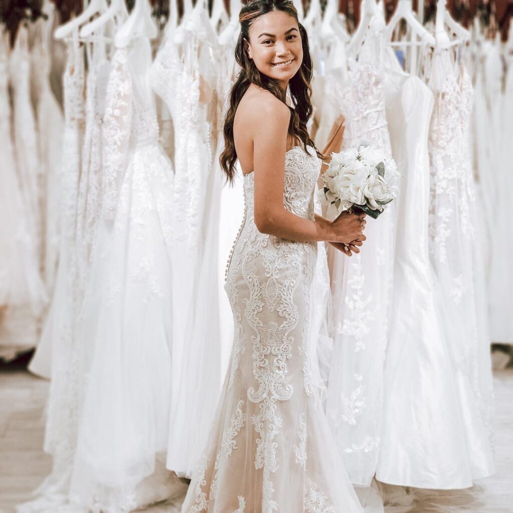 Elly Wedding Dresses — “Los Angeles”, “NYC” & “White Mykonos” Bridal  Collections | Wedding Inspirasi | Wedding dress train, Long bridal gown, Wedding  dresses lace