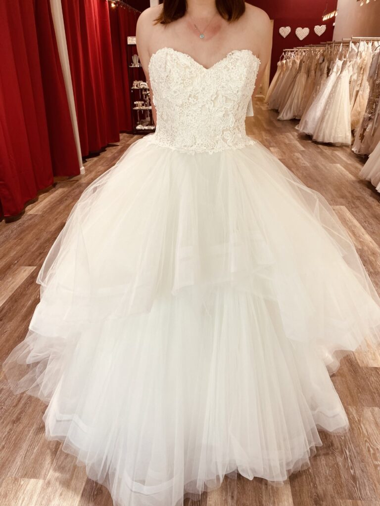 cheap wedding dress with tulle skirt