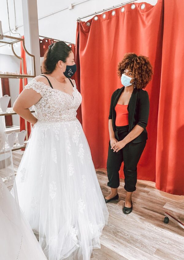 5 Reasons to Buy an Off the Rack Wedding Dress