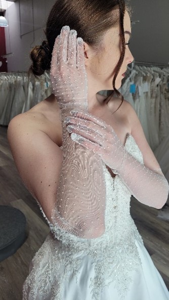 Le Robert • Simple glitter wedding | Casual wedding dress, Mermaid wedding  dress, Wedding dresses